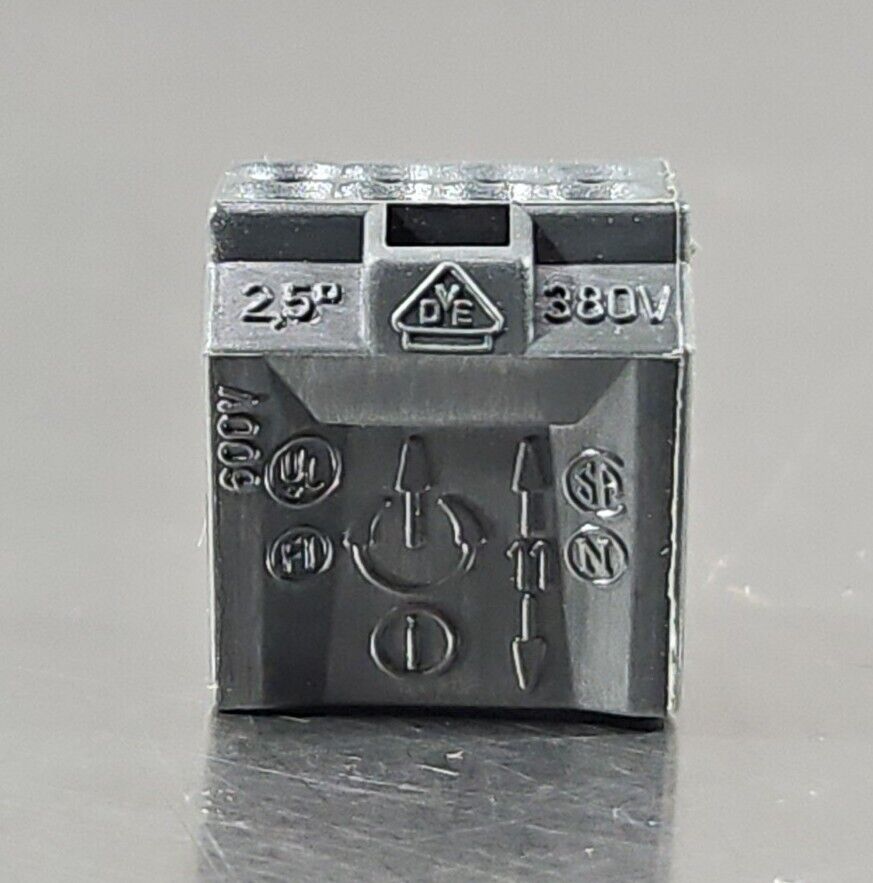 Wago 273-103 Conductor Ground Terminal Block - Lot of 29.               Loc3E-26