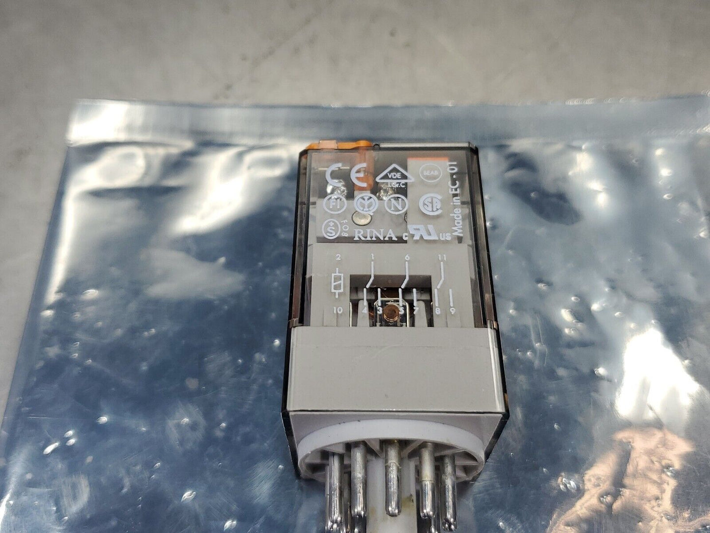 Finder 60.13.8.115.0040 10A 250V Relay.                                       4D