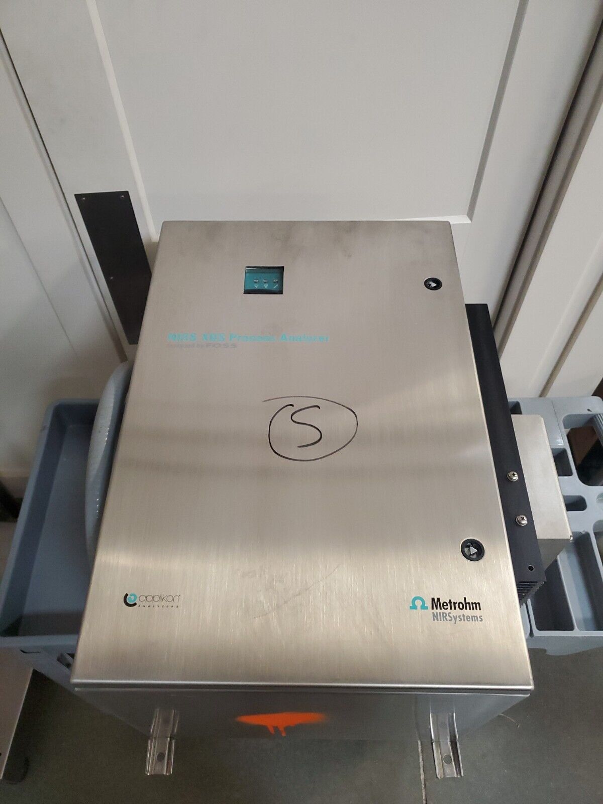 Foss XP-2400 NIRS XDS Process Analyzer.                                       1E