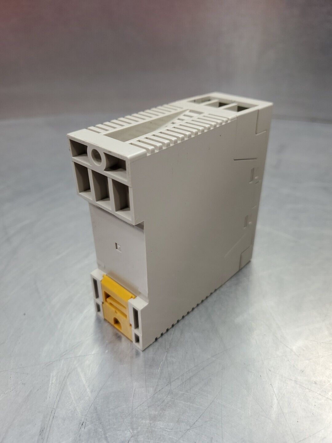 Omron K3SC-10 V2 Interface Converter.                                      3C-22