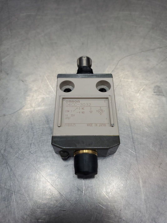 OMRON D4CC-3032 Limit Switch.                   4D