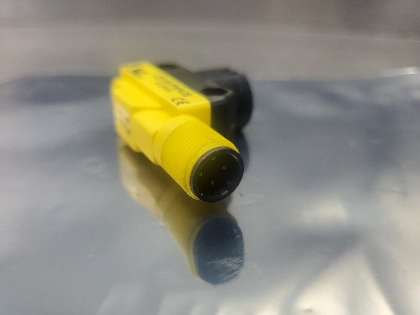 BANNER QS18VP6RQ8 10-30VDC Laser Sensor.                                    5-B1