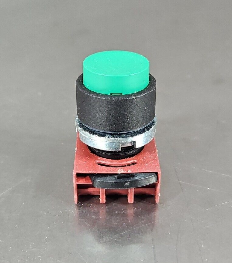 GE P9XPNVS ROUND PLASTIC OPERGREEN Pushbutton Switch                    Loc 4E-6