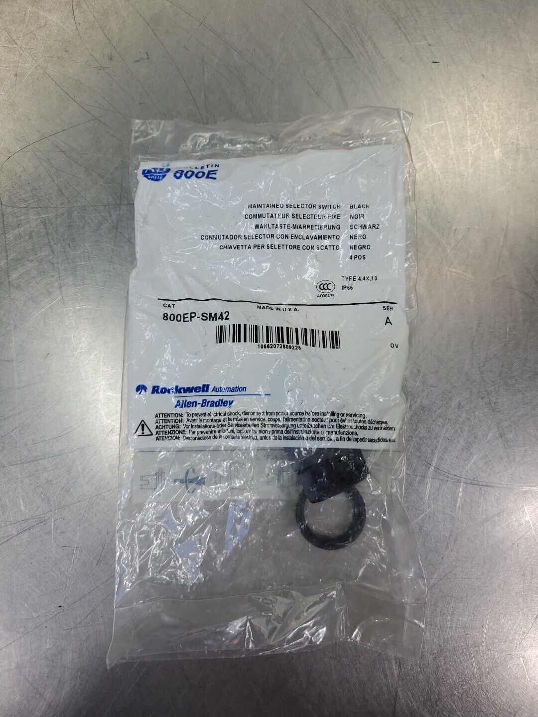 ALLEN BRADLEY 800EP-SM42 Ser A Maintained Selector Switch.                 4C-20