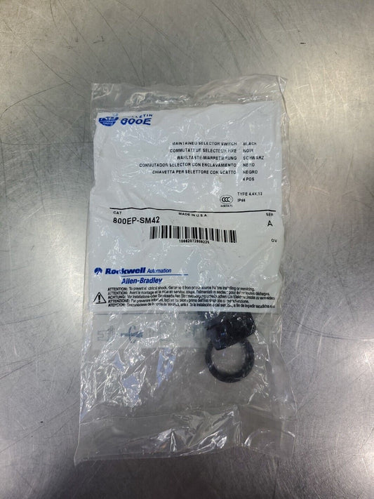 ALLEN BRADLEY 800EP-SM42 Ser A Maintained Selector Switch.                 4C-20