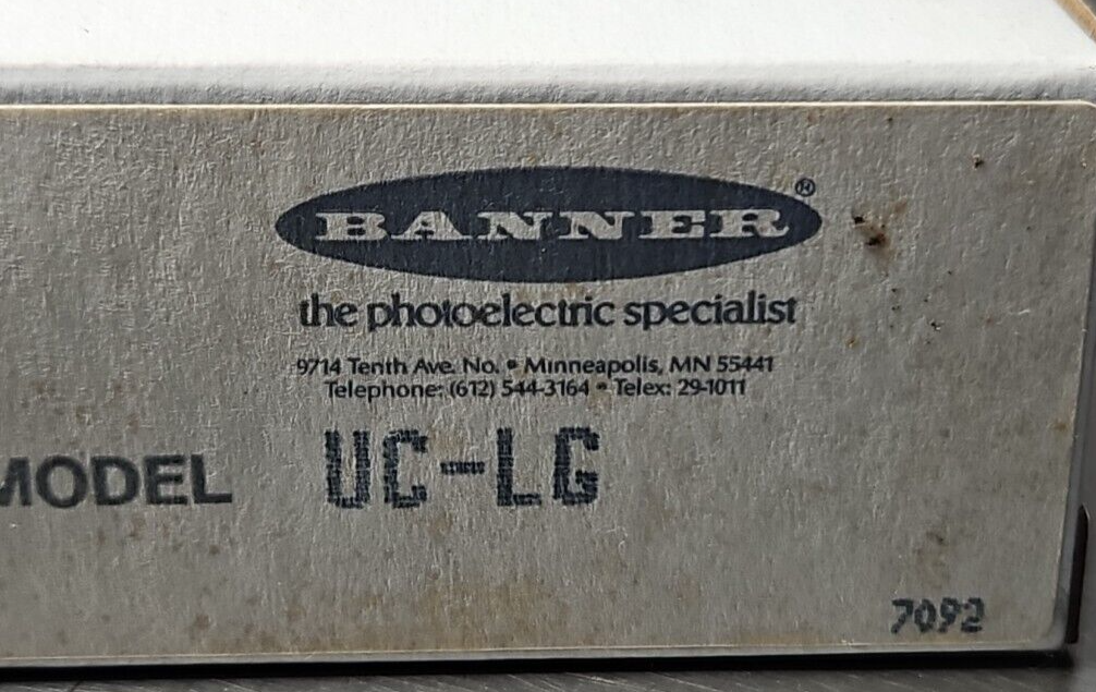 Banner UC-LG Photoelectric Cover Assembly.    Loc5D22