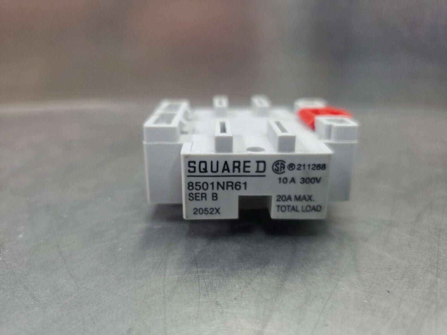 Square D 8501NR61 Ser B 11-Pin 20A MAX 300V Relay Socket.                   4E-8