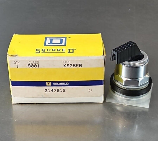 Square D 9001SKS25FB Selector Switch.                                  Loc4C-26