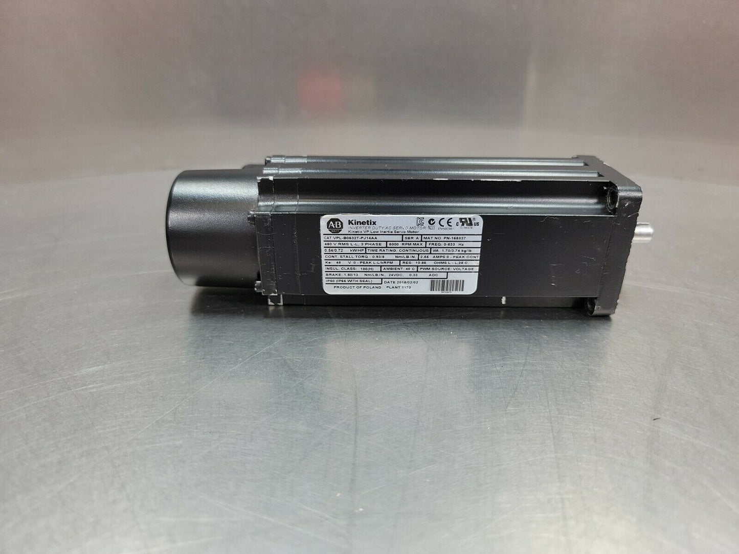 ALLEN BRADLEY VPL-B0632T-PJ14AA SER. A 480V Servo w/ Brake.  Loc1G
