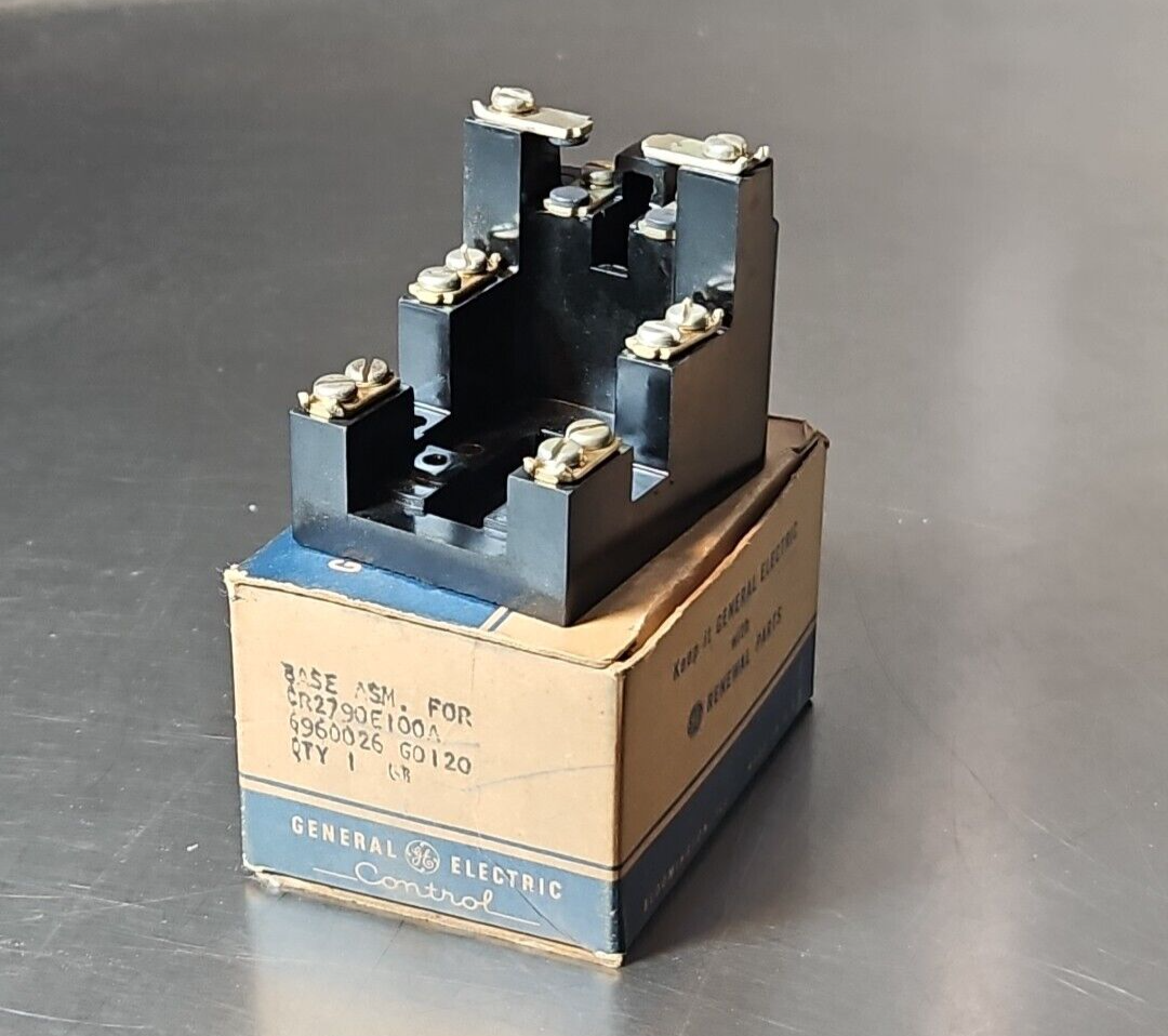 General Electric CR2790E100A base for relay.                    Loc4E15