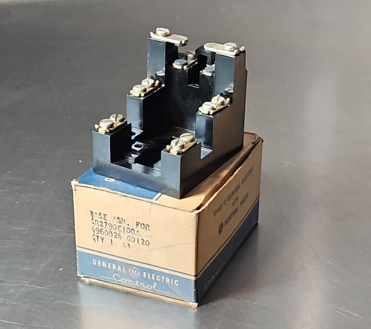 General Electric CR2790E100A base for relay.                    Loc4E15