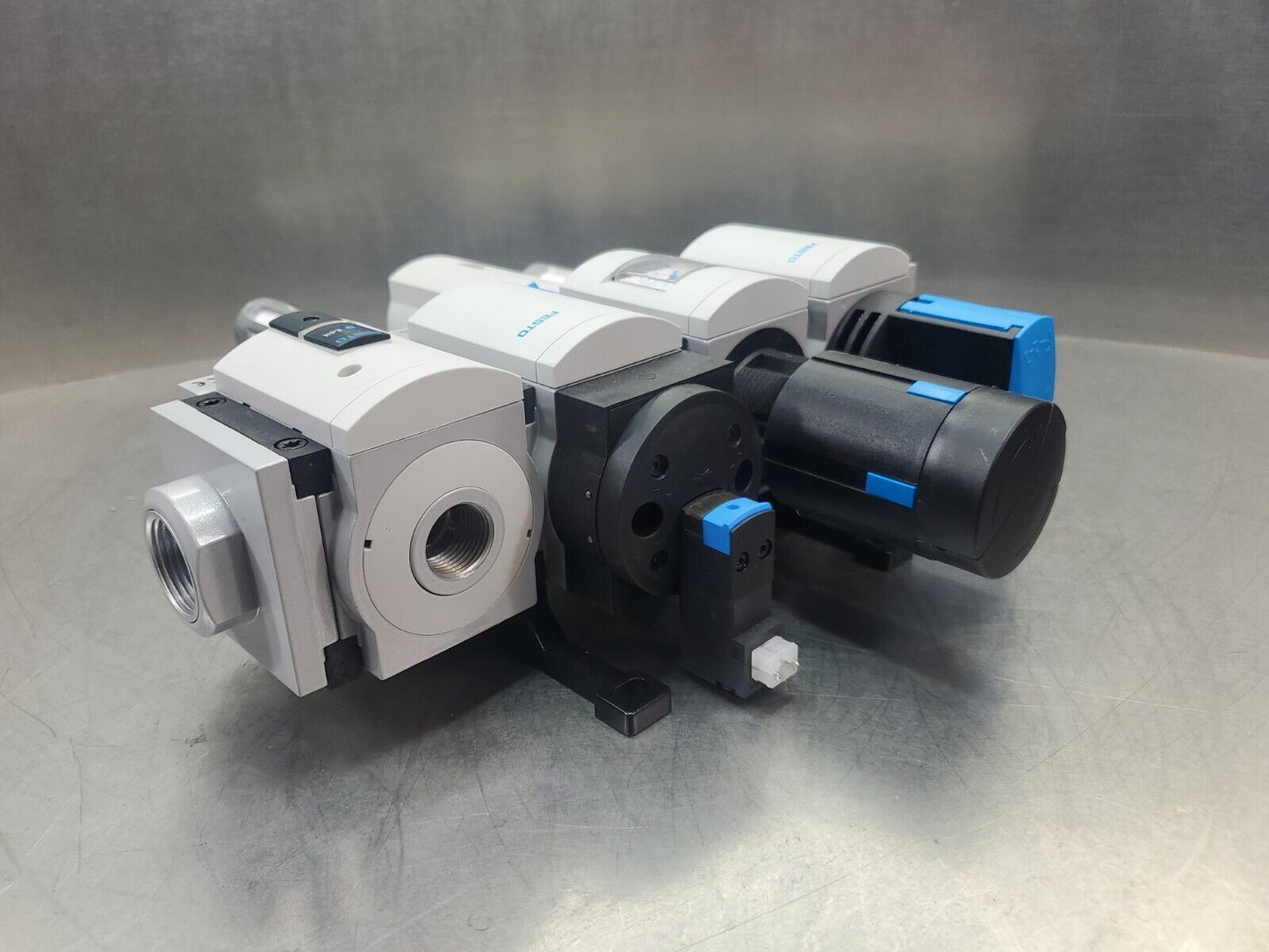 Festo MS6-EE-1/2-V24-S, MS6-LFR-1/2-D7-E-R-M-AS Modules.                      6D