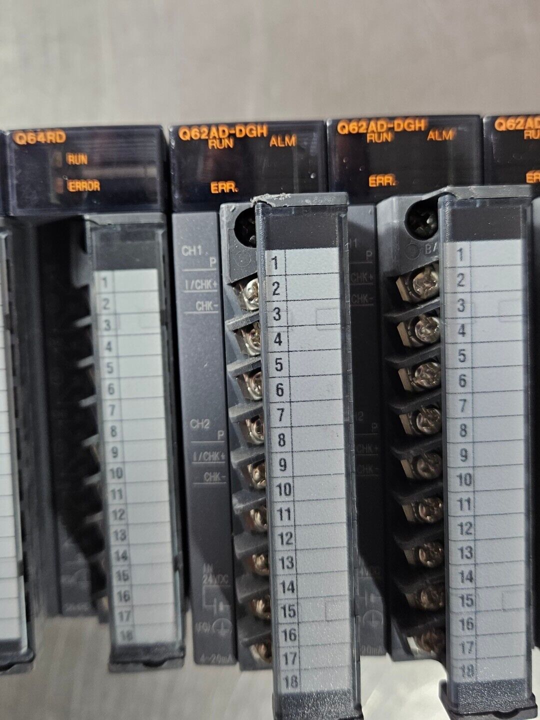 MITSUBISHI BASE: Q312B. MELSEC Q61P-A1/QJ72BR15/Q64RD/Q62AD-DGH.   Loc 3A-23