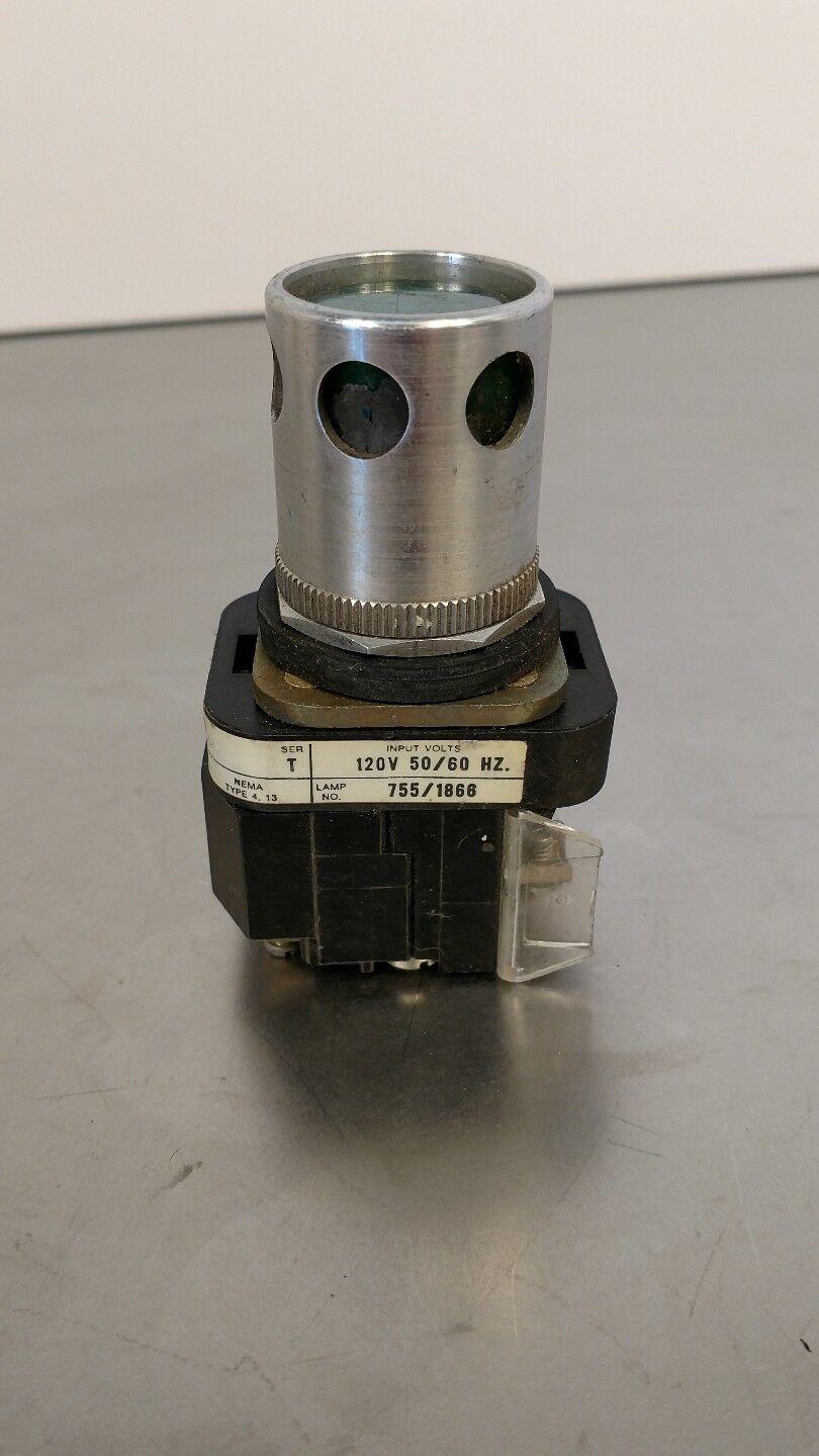 Allen Bradley Push Button 800T-PA16 Green Illuminated Switch 5A