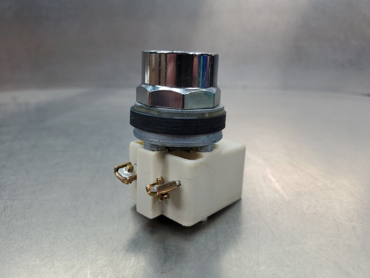 Square-D Class 9001 Type KM-38 Series G Pilot Light Module - Green Lig