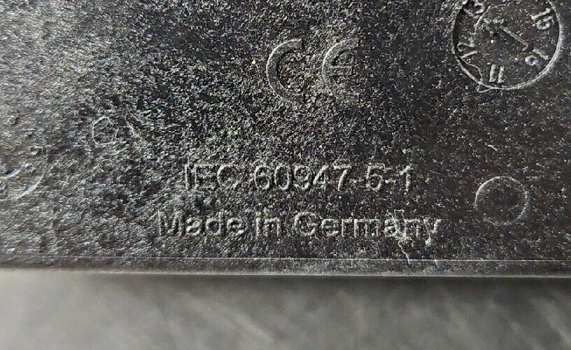 EATON IEC60947-5-1 PUSH BUTTON ENCLOSURE SELECTOR SWITCH.              Loc 4C-30