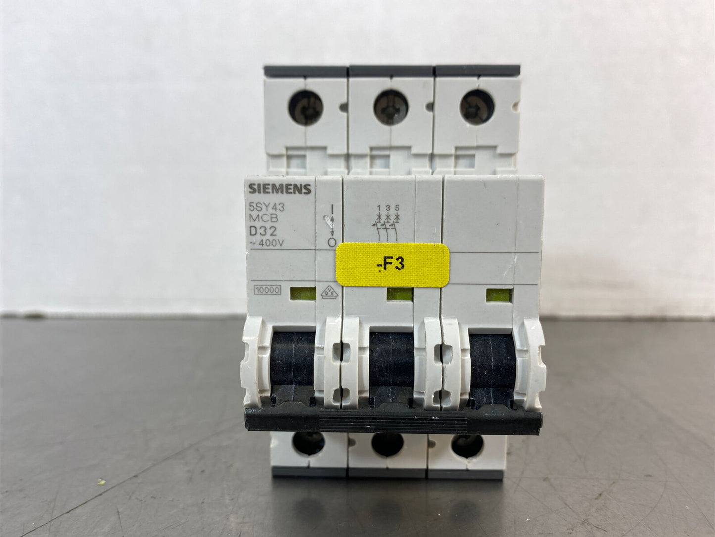 Siemens 5SY43-MCB-D32 400V 3-Pole Mini Circuit Breaker     4E-12