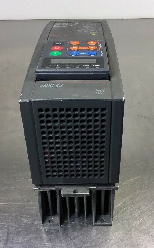 GE 6KAVI43001Y1B2 3.2A 480VAC 1.5HP Inverter Drive AV-300I      1E