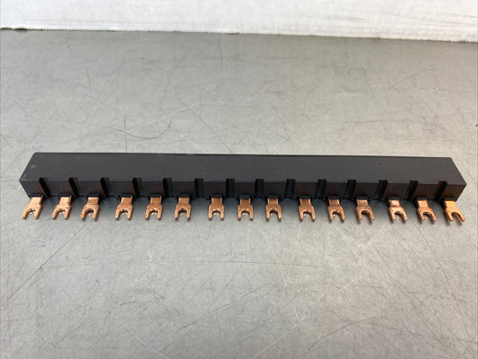 SIEMENS 3RV1915-1DB BUSBAR      4D