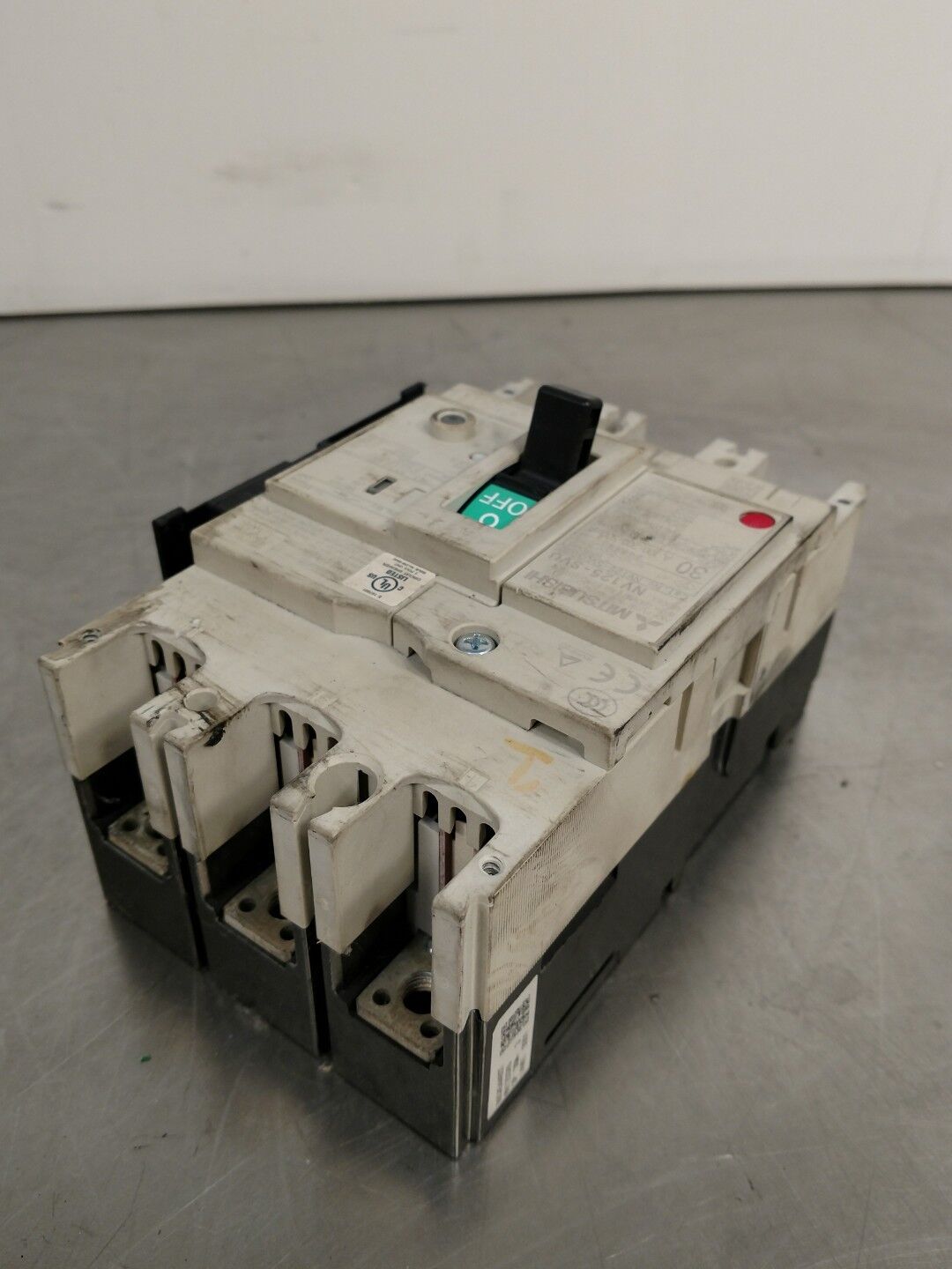 MITSUBISHI 30AMP NO-FUSE BREAKER  NV125-SVU3030 4D