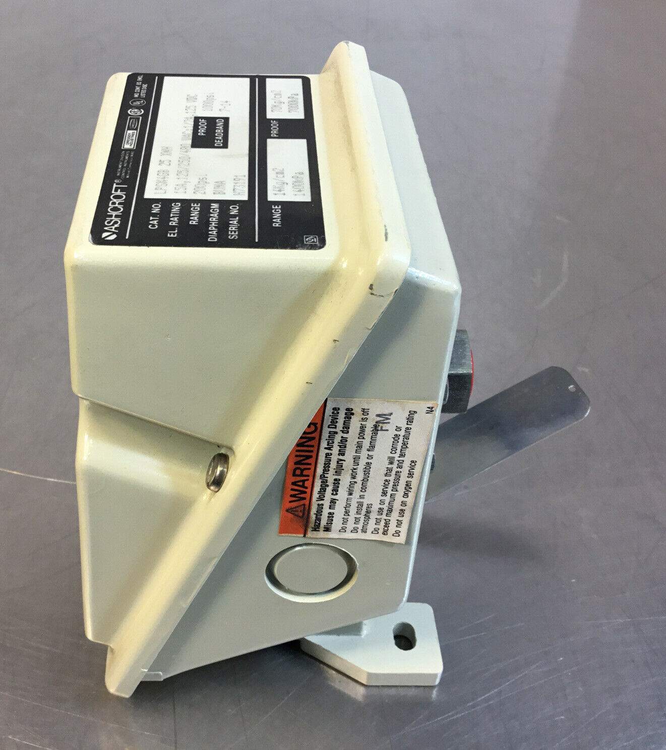 ASHCROFT LPSN4GB 25 XNH SNAP ACTION PRESSURE SWITCH 200PSI     6B