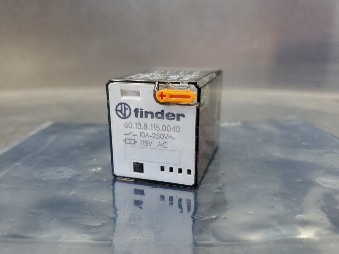 Finder 60.13.8.115.0040 10A 250V Relay.                                       4D