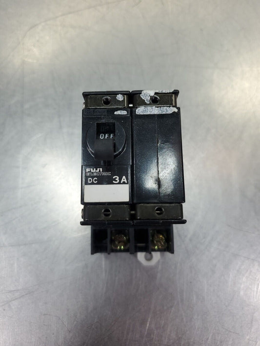 Fuji CP 32E/3 60VDC 3A Circuit Protector.                                  4E-24