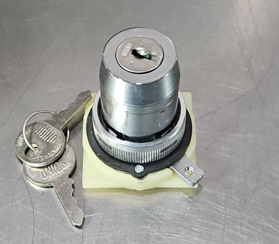 Square d 9001 TS1K1 Key Operated Selector Switch.                       Loc4E-25