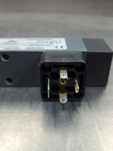 Load image into Gallery viewer, SUCO 0150-45615-4-001 100-950 mbar 250V 3A VACUUM SWITCH.                  6D-13
