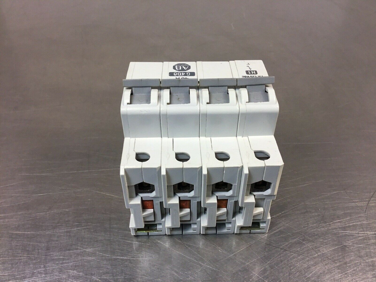 ALLEN BRADLEY 1492-CB3G400-H1 /A 40A Circuit Breaker    4B