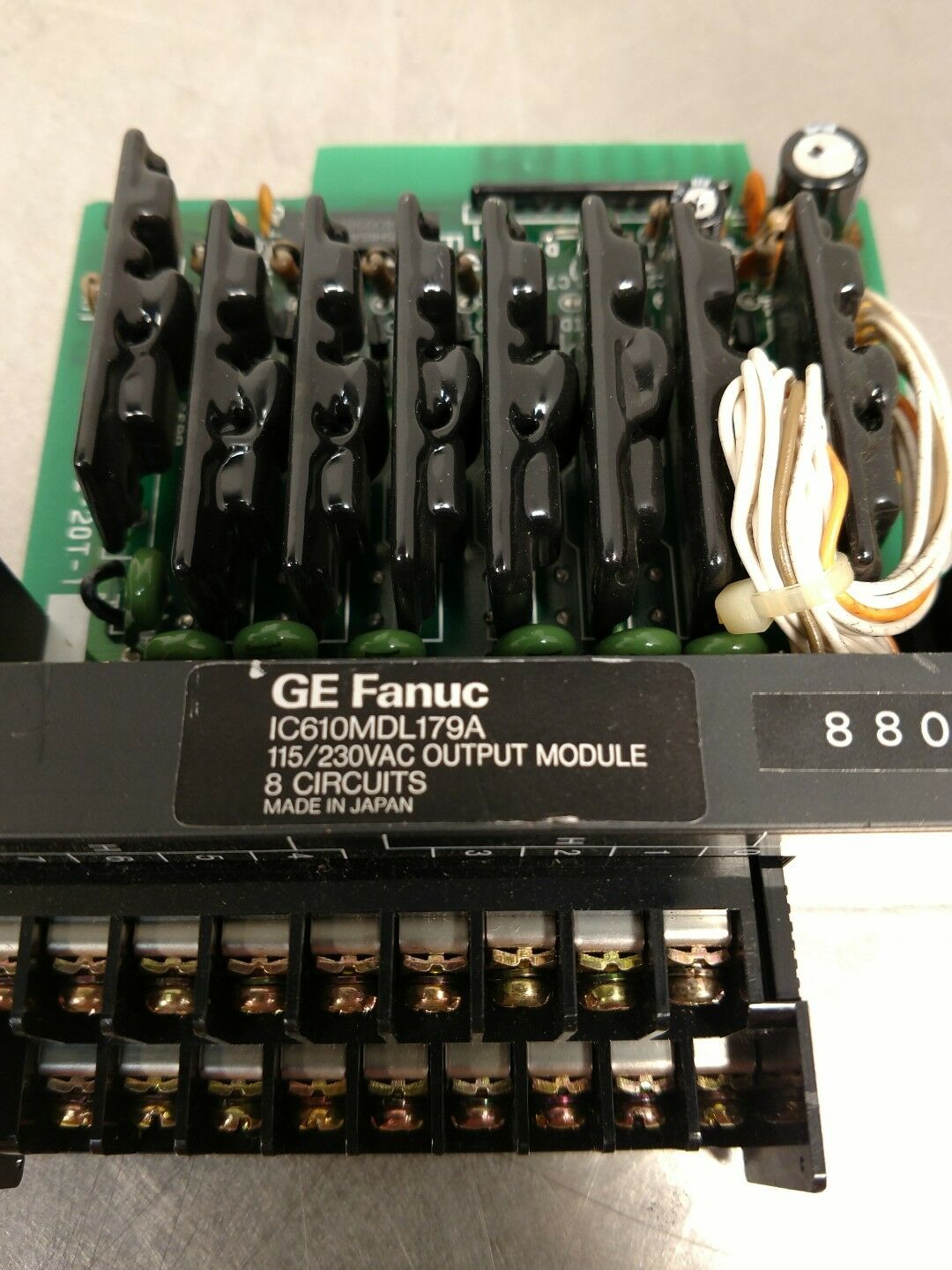 GE FANUC IC610MDL179A 115/230VAC Output Module 8-Circuits w/ Terminal Block 3F