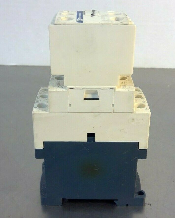 Telemecanique - CAD50 BD - Relay w/ LADN22 Contact Block LA1 DN22          4E-16