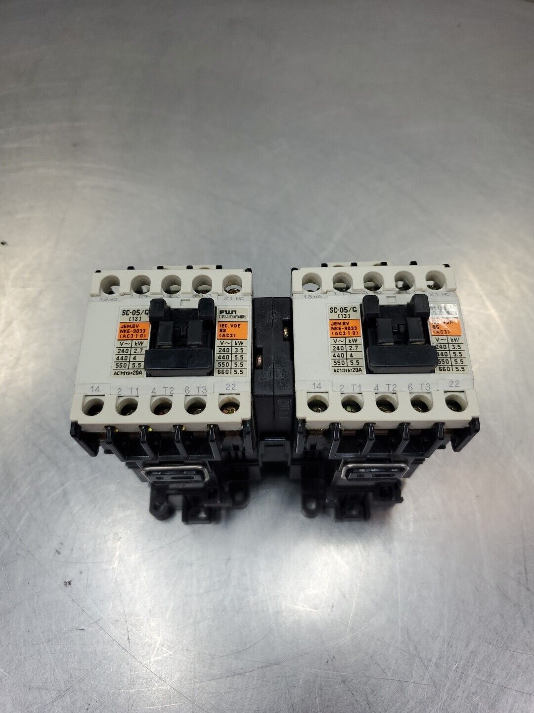 Fuji SC-05/G Contactor Block w/SZ-RM Module.                               4B-23