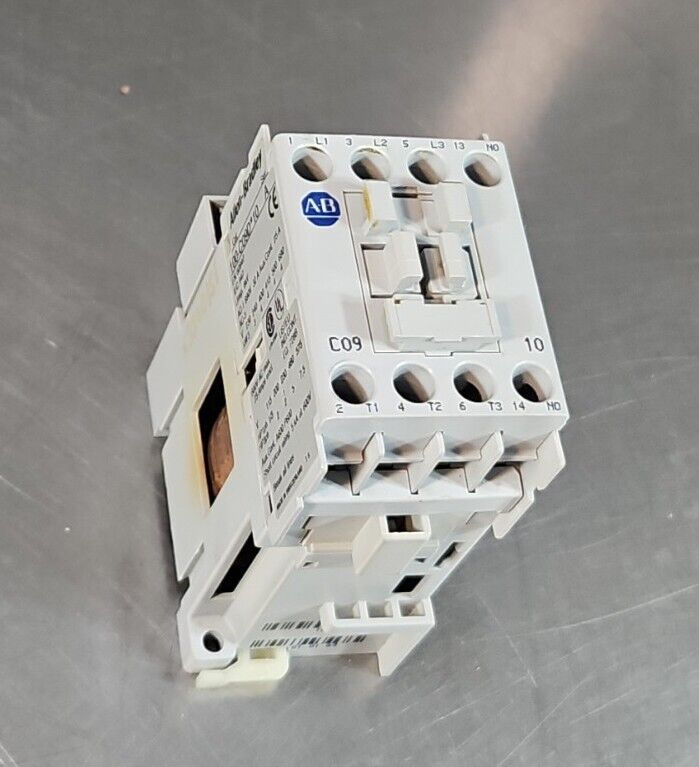 Allen-Bradley 100-C09D*10 with 100-FSV55/A. CONTACTOR.                     4D-19