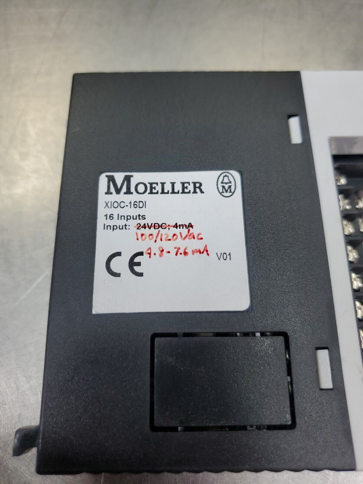 Moeller XIOC-16DI 16 Input 100/120VAC PLC Module.                          2D-29