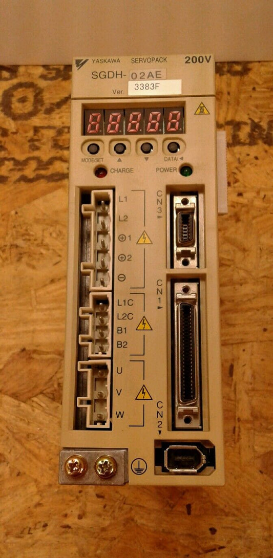 YASKAWA SGDH-02AE SERVOPACK 200V IN 3.4A  1PH OUT 3PH 2.1A 0.2Kw.      1E