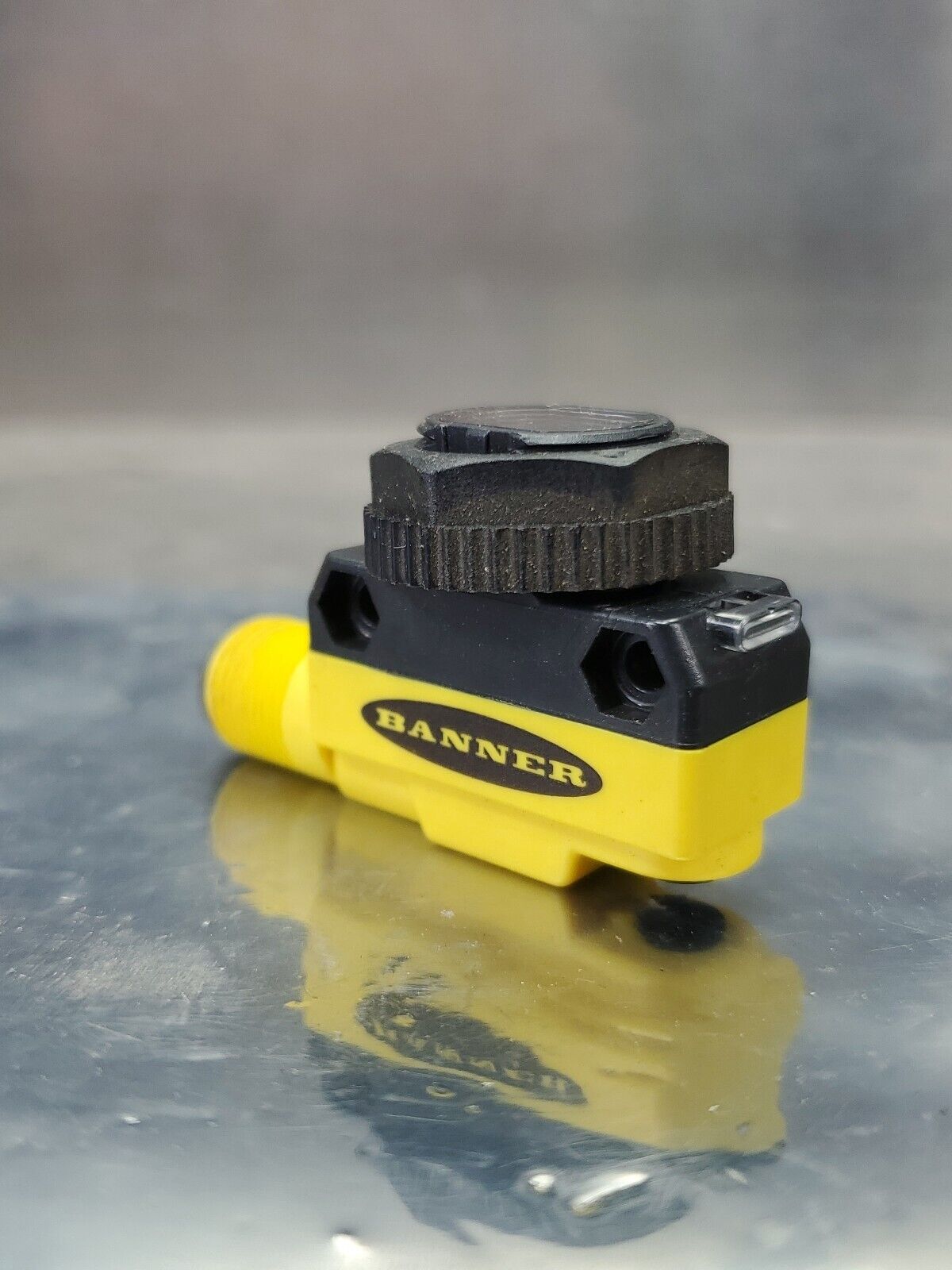 Banner QS18VP6LPQ8 Photoelectric Sensor 10-30 VDC.                          5D-5