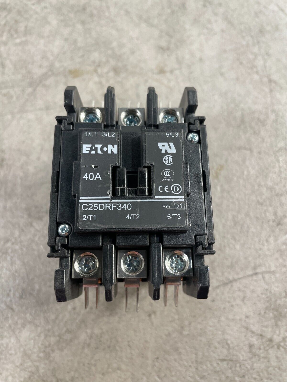 EATON/CUTLER HAMMER C25DRF340A 3Pole 40A Coil Voltage 208-240V D1 Contactor 2D