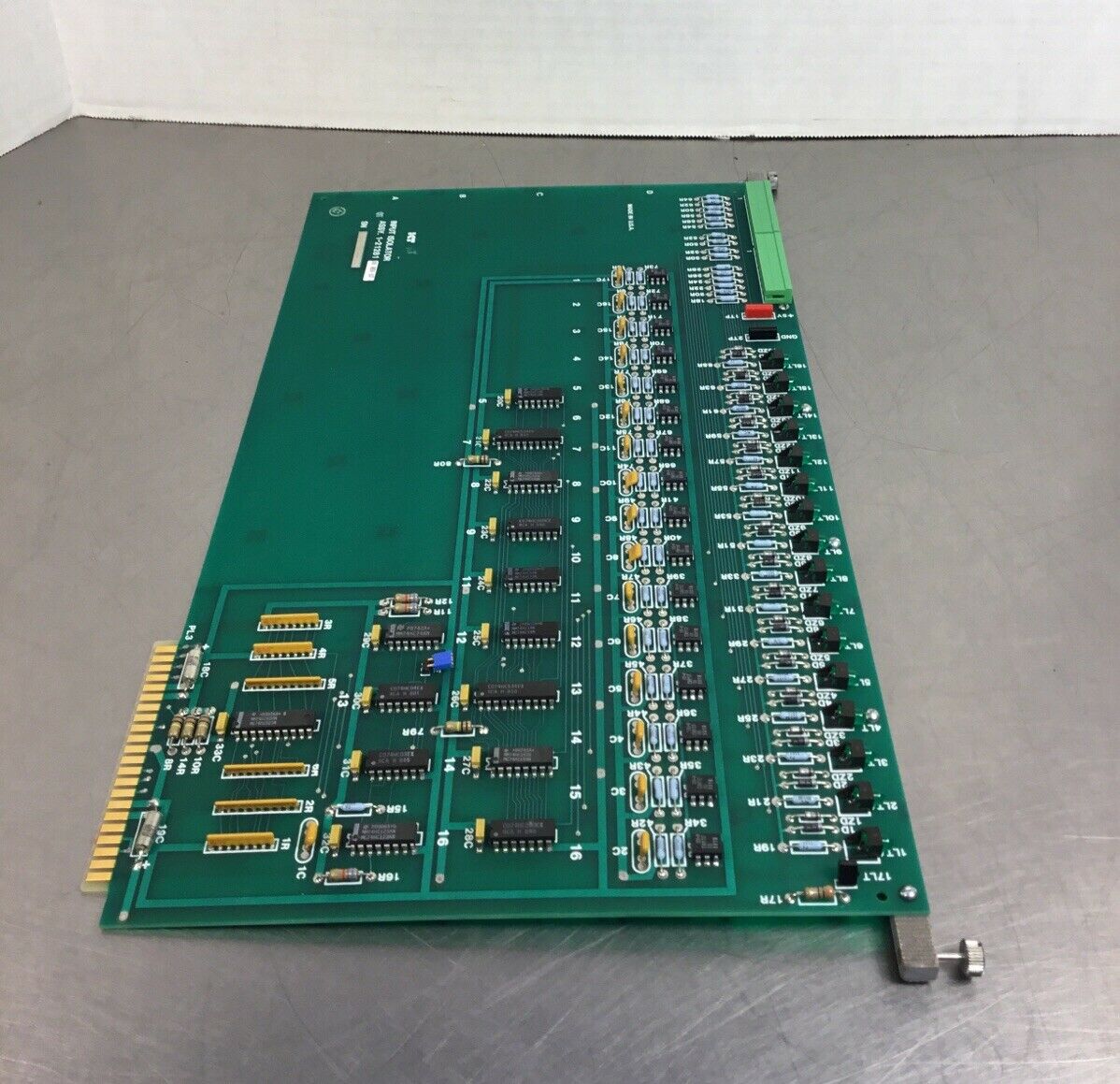 KEARNEY & TRECKER INPUT ISOLATOR CIRCUIT BOARD 1-21281 1-21281-00 REV 7    3D-18