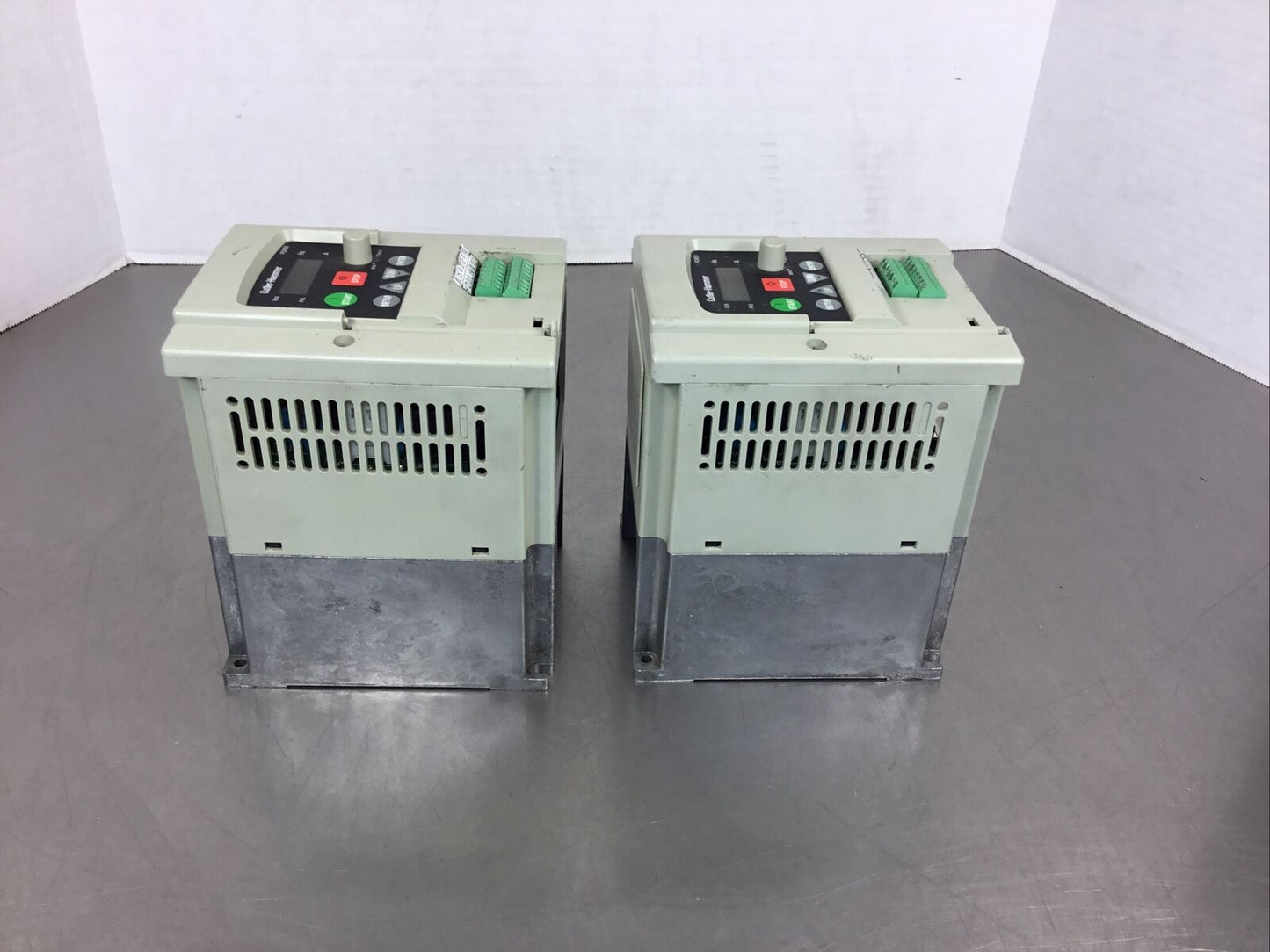 CUTLER HAMMER AF91AG0-C001D 1HP DRIVE 380-460V 3Ph 2.5A  1C