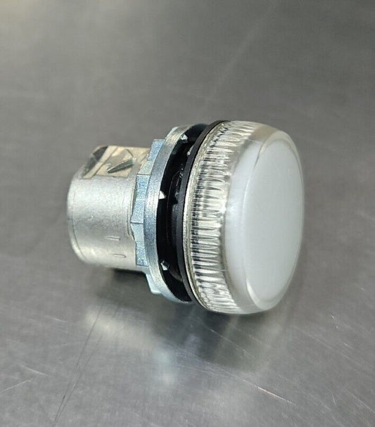 ALLEN BRADLEY 800FM-LF3. CHROMR/WHITILLUMINATED PUSHBUTTON.            Loc 4A-10