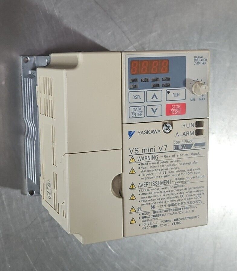 YASKAWA CIMR-V7AA21P5. Driver.   Loc 1B-4