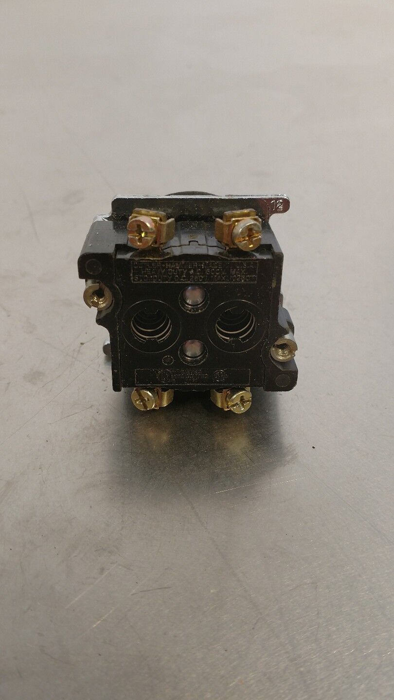 CUTLER-HAMMER 10250T Black Selector Switch 4A