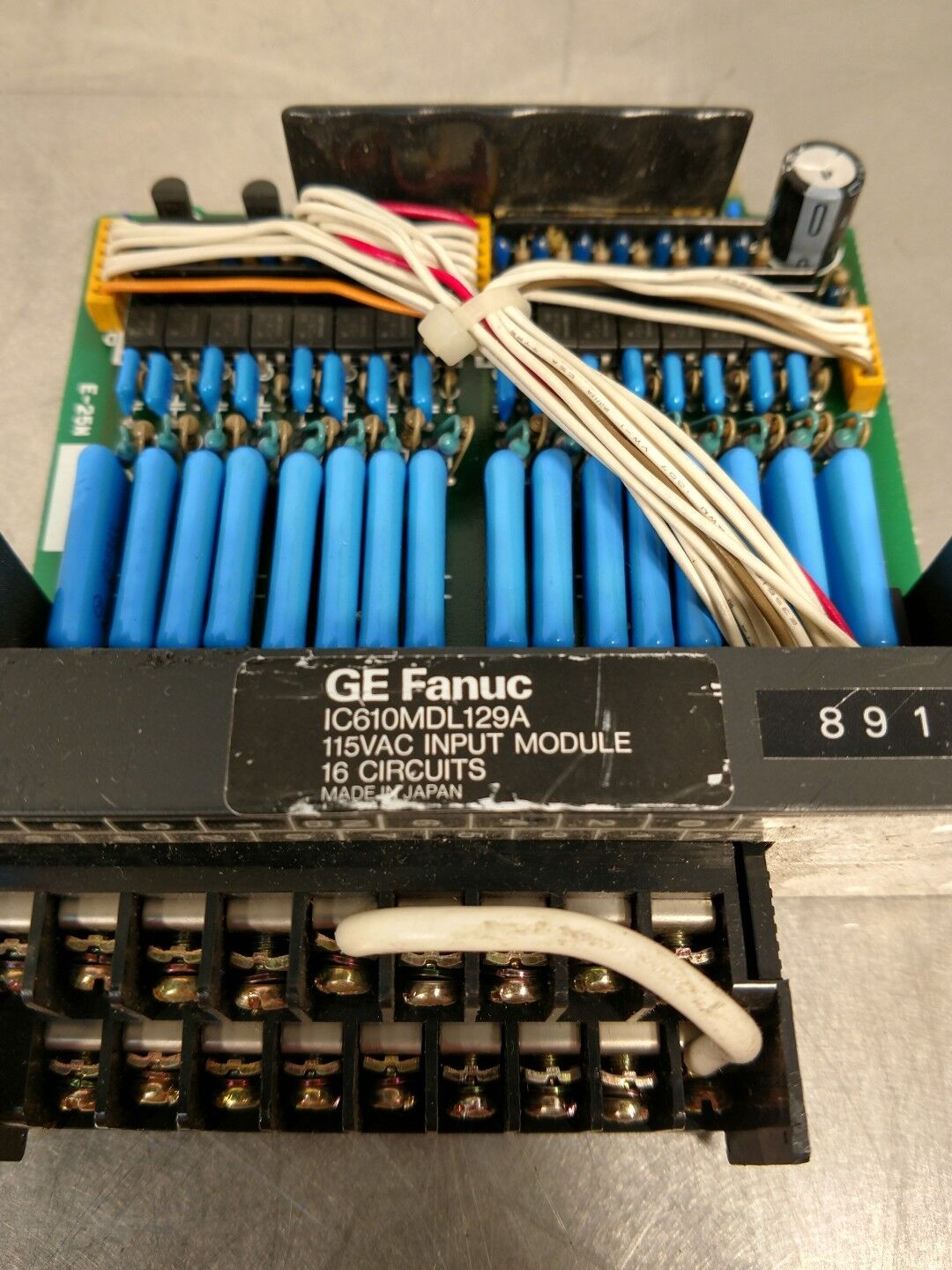 GE FANUC IC610MDL129A 115VAC Input Module 8-Circuits w/ Terminal Block 3F