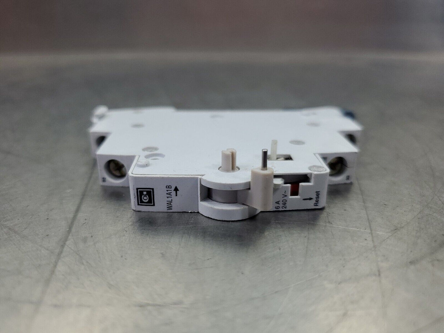 Cutler Hammer WAL1A1B Auxilliary Alarm Contact 1A/1B 240VAC 6A.            4E-11