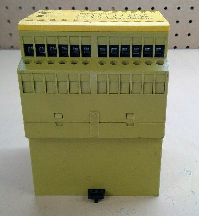 Pilz PZE 9 8S/1O ( 774150 ) Safety Relay Expander Module                    3D-9