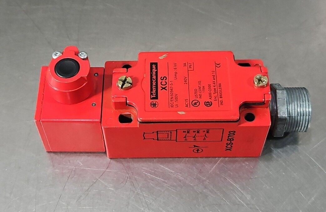 Telemecanique XCS-B703 Safety Interlock Switch.                            6D-12