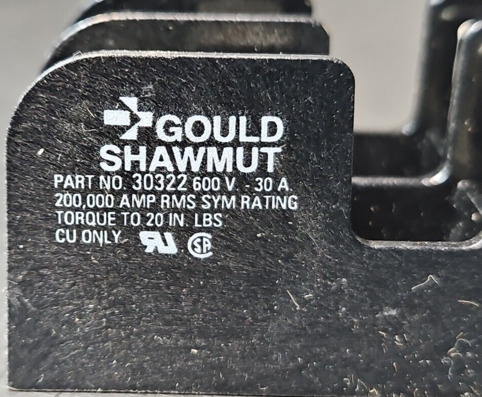 GOULD SHAWMUT 30322 FUSEHOLDER.     Loc4B22