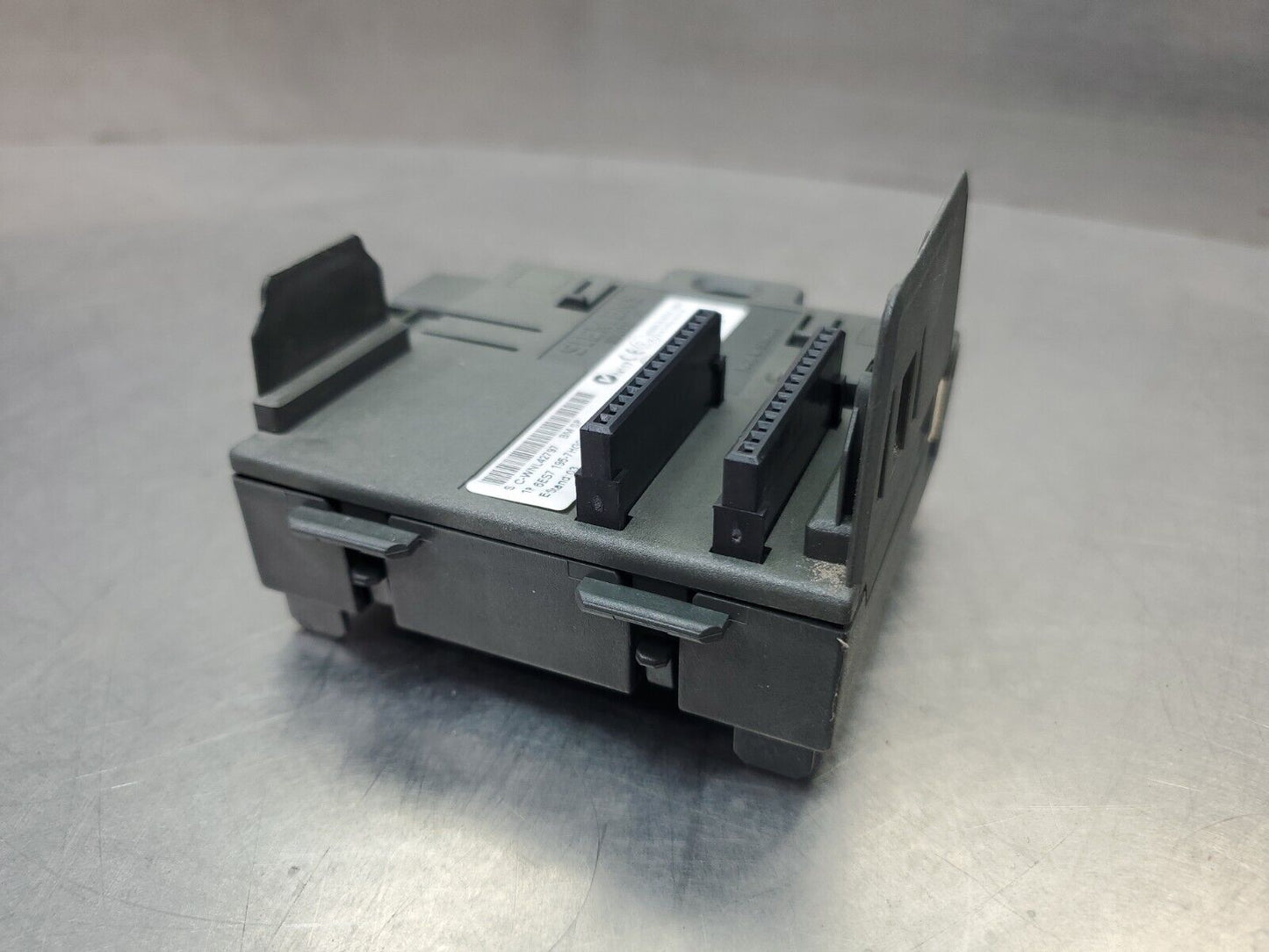 Siemens SIMATIC S7 6ES7 195-7HG00-0XA0 Bus Module.                         3E-20