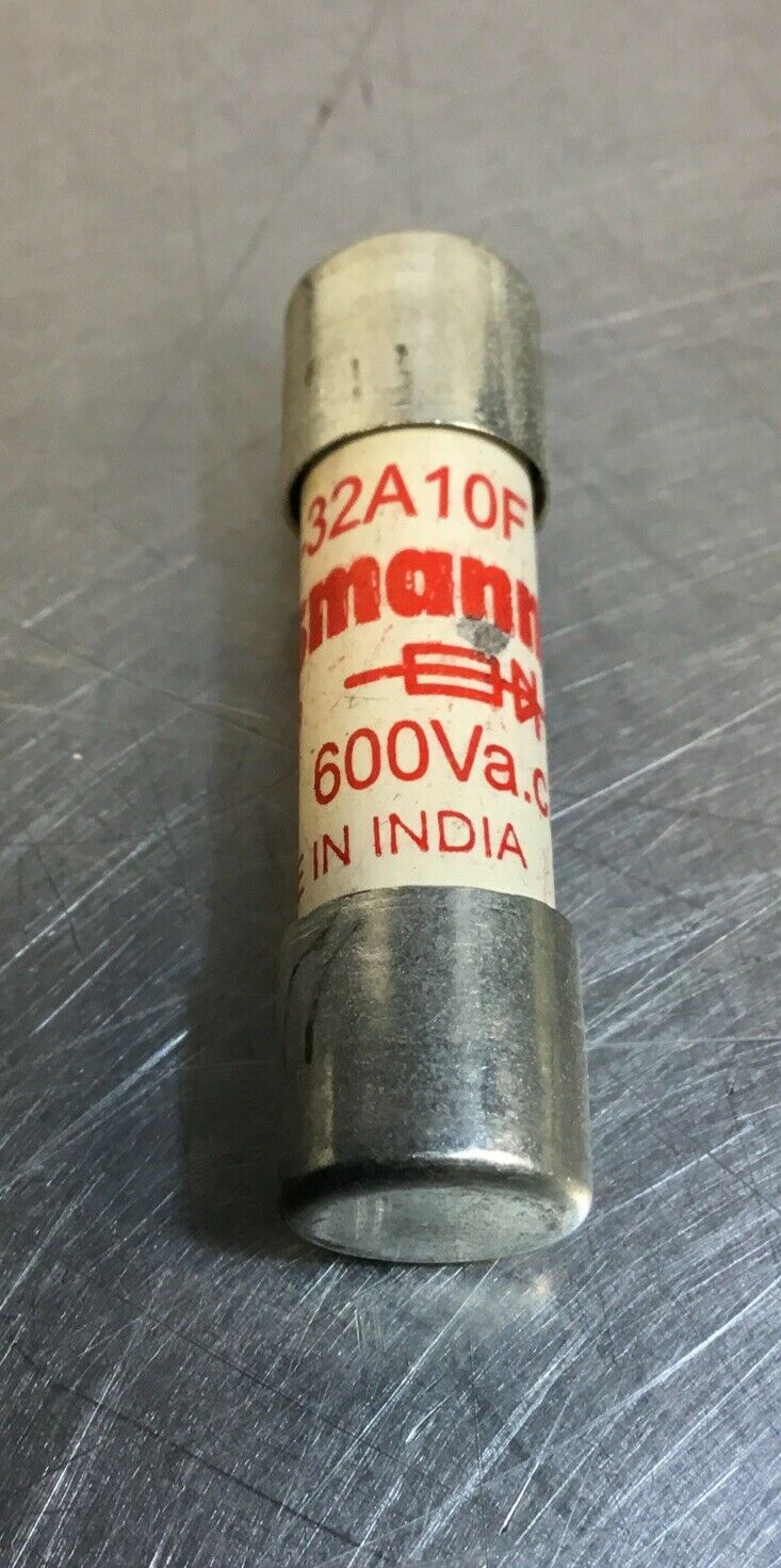 Ferraz Shawmut US 101 Fuse Holder w/ FWC-32A10F Fuse.    4D